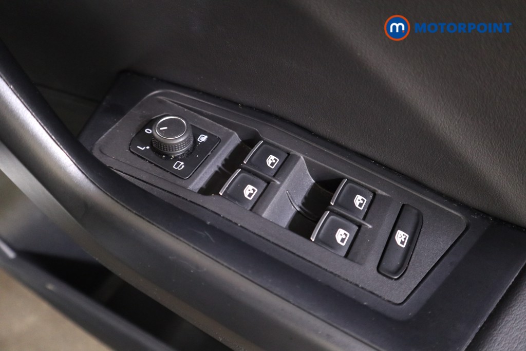 Volkswagen T-Roc R-Line Automatic Petrol SUV - Stock Number (1620509) - 14th supplementary image