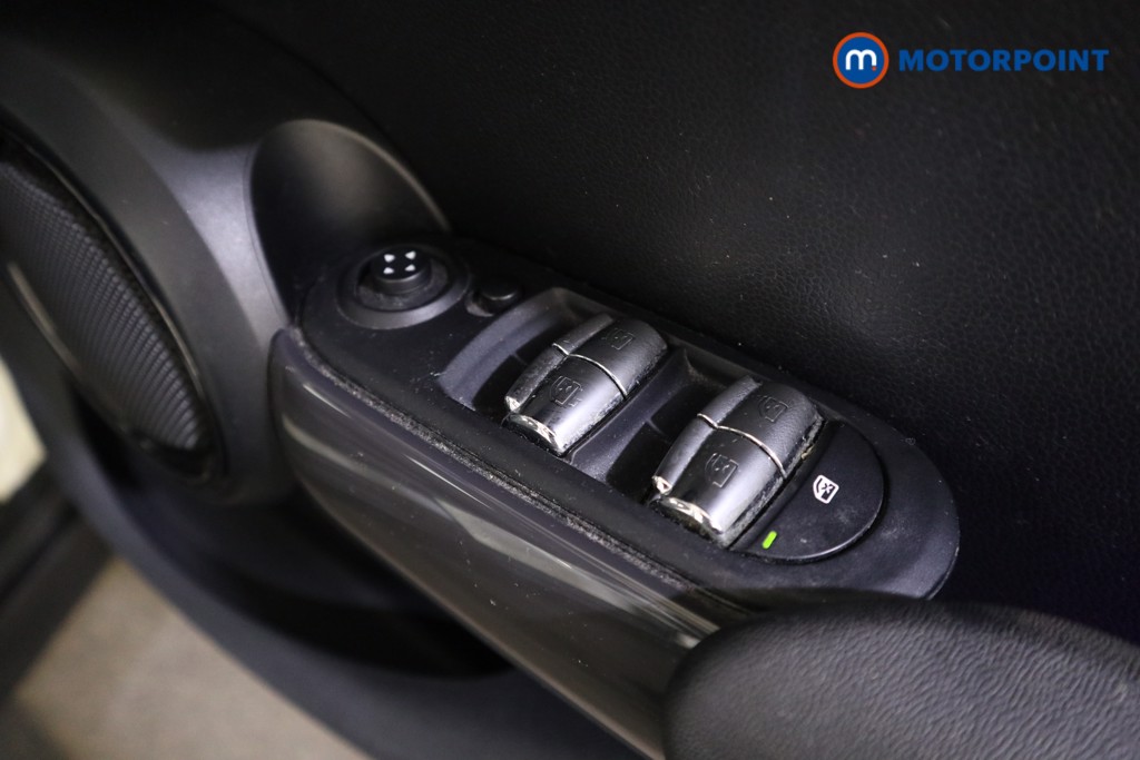 Mini Hatchback Cooper Classic Manual Petrol Hatchback - Stock Number (1620864) - 12th supplementary image