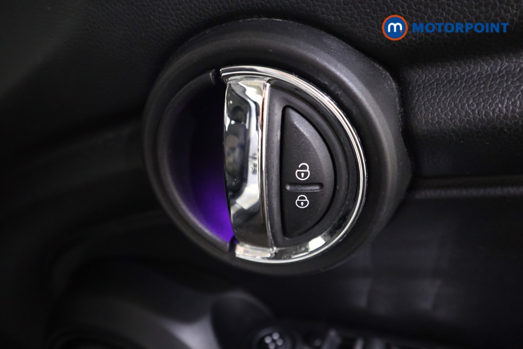 Mini Hatchback Cooper Classic Manual Petrol Hatchback - Stock Number (1620864) - 13th supplementary image