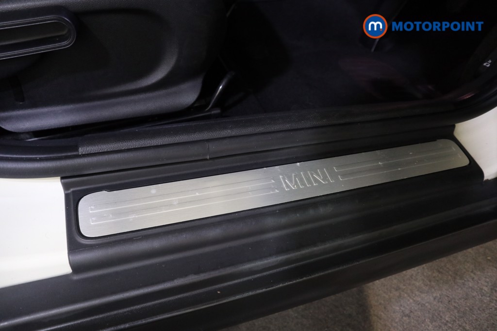 Mini Hatchback Cooper Classic Manual Petrol Hatchback - Stock Number (1620864) - 14th supplementary image