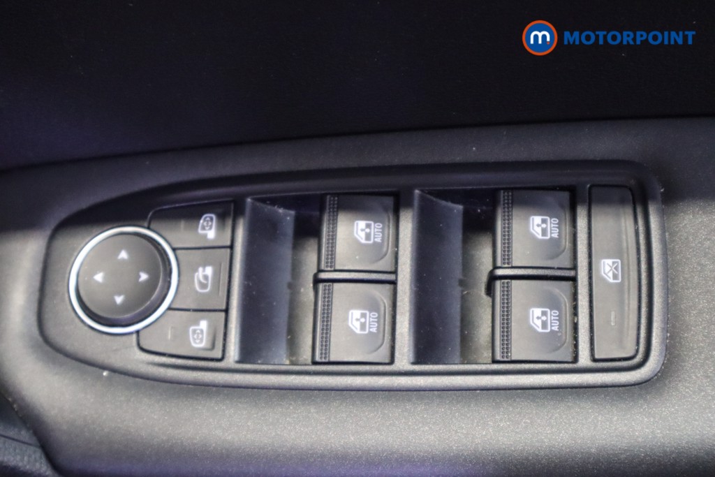 Renault Captur Iconic Manual Petrol SUV - Stock Number (1620942) - 15th supplementary image