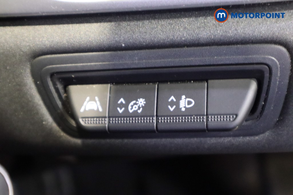 Renault Captur Iconic Manual Petrol SUV - Stock Number (1620942) - 16th supplementary image