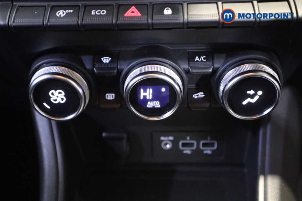 Renault Captur Iconic Manual Petrol SUV - Stock Number (1620942) - 22nd supplementary image