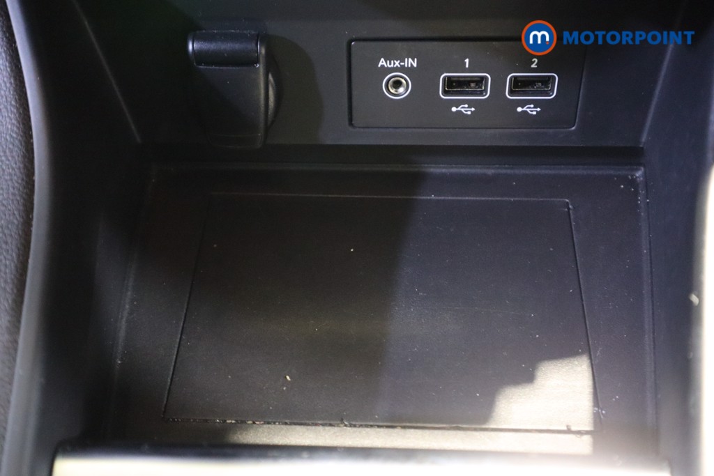 Renault Captur Iconic Manual Petrol SUV - Stock Number (1620942) - 23rd supplementary image