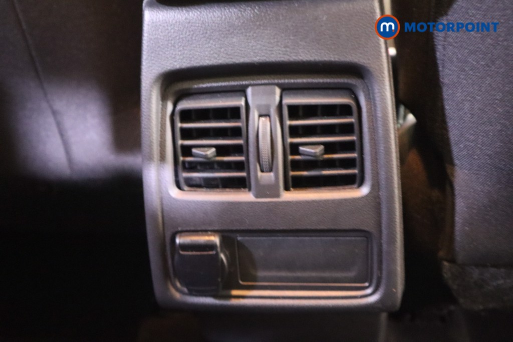 Renault Captur Iconic Manual Petrol SUV - Stock Number (1620942) - 29th supplementary image