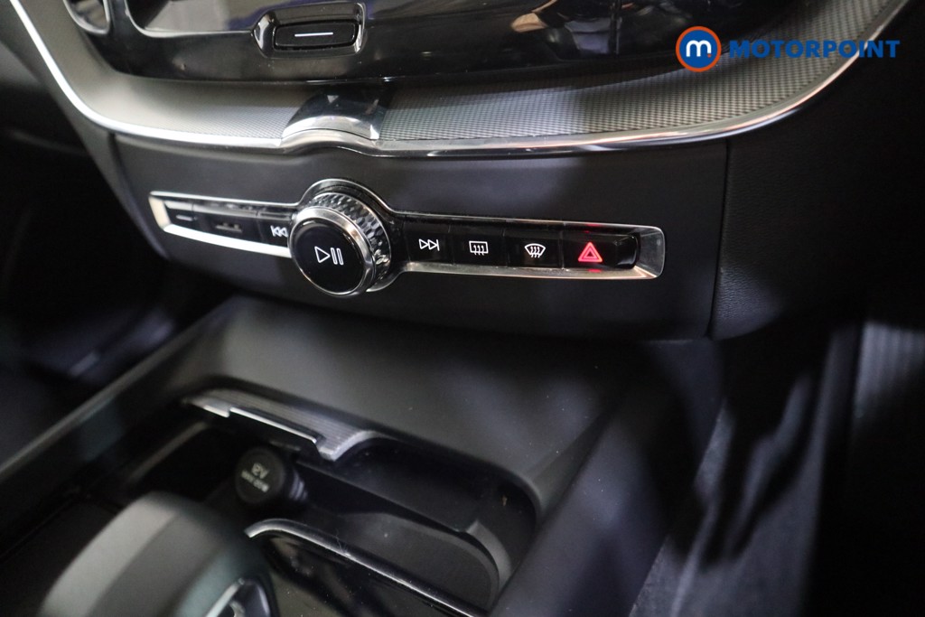 Volvo Xc60 Core Automatic Petrol Plug-In Hybrid SUV - Stock Number (1621176) - 7th supplementary image