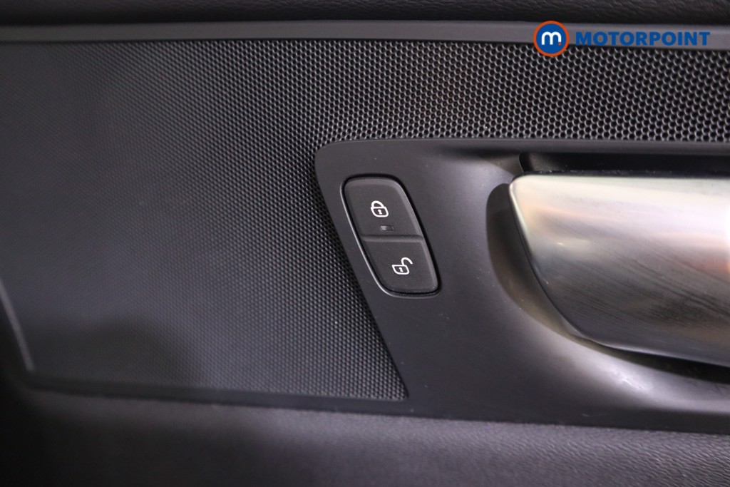 Volvo Xc60 Core Automatic Petrol Plug-In Hybrid SUV - Stock Number (1621176) - 13th supplementary image