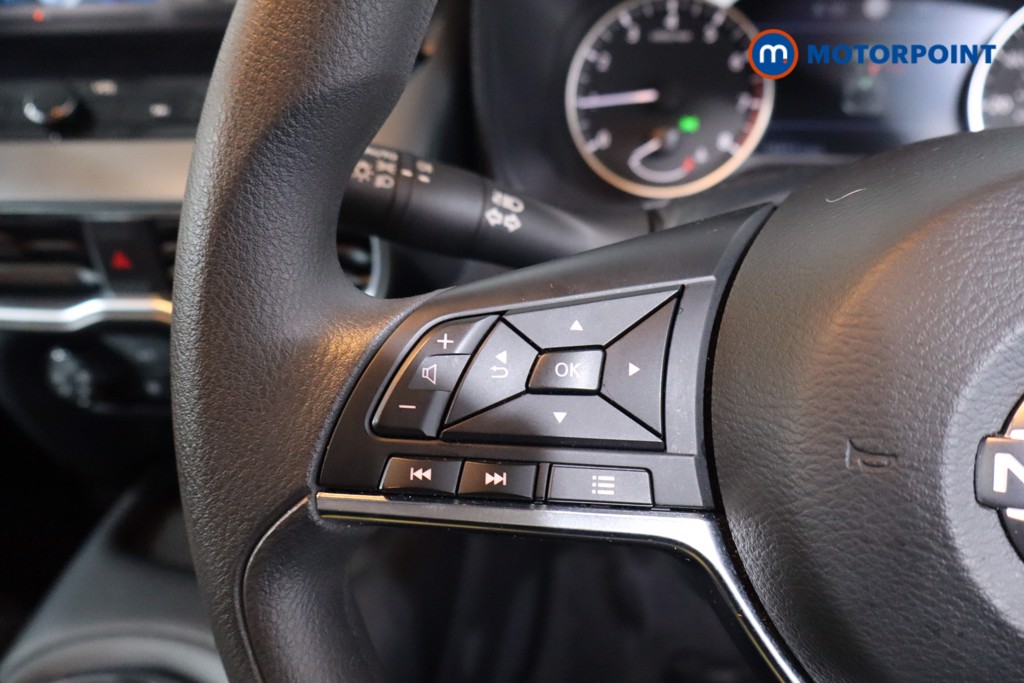 Nissan Juke Acenta Premium Manual Petrol SUV - Stock Number (1621213) - 7th supplementary image