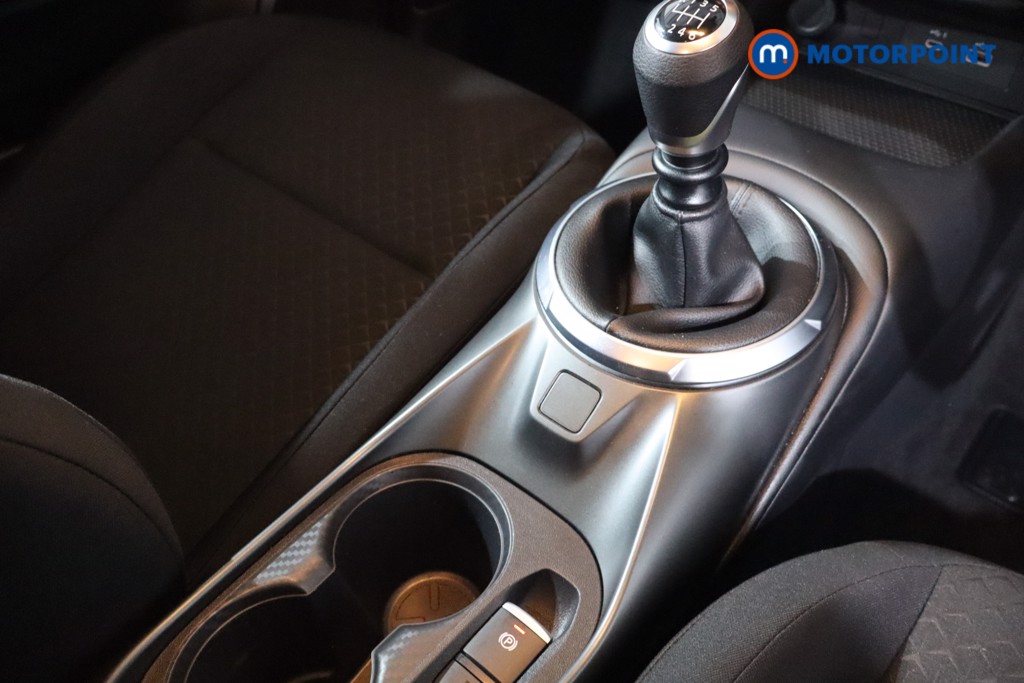 Nissan Juke Acenta Premium Manual Petrol SUV - Stock Number (1621213) - 20th supplementary image