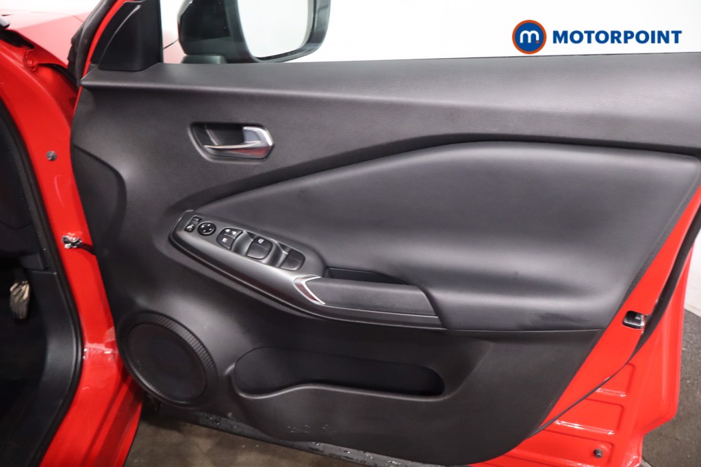 Nissan Juke Acenta Premium Manual Petrol SUV - Stock Number (1621213) - 23rd supplementary image