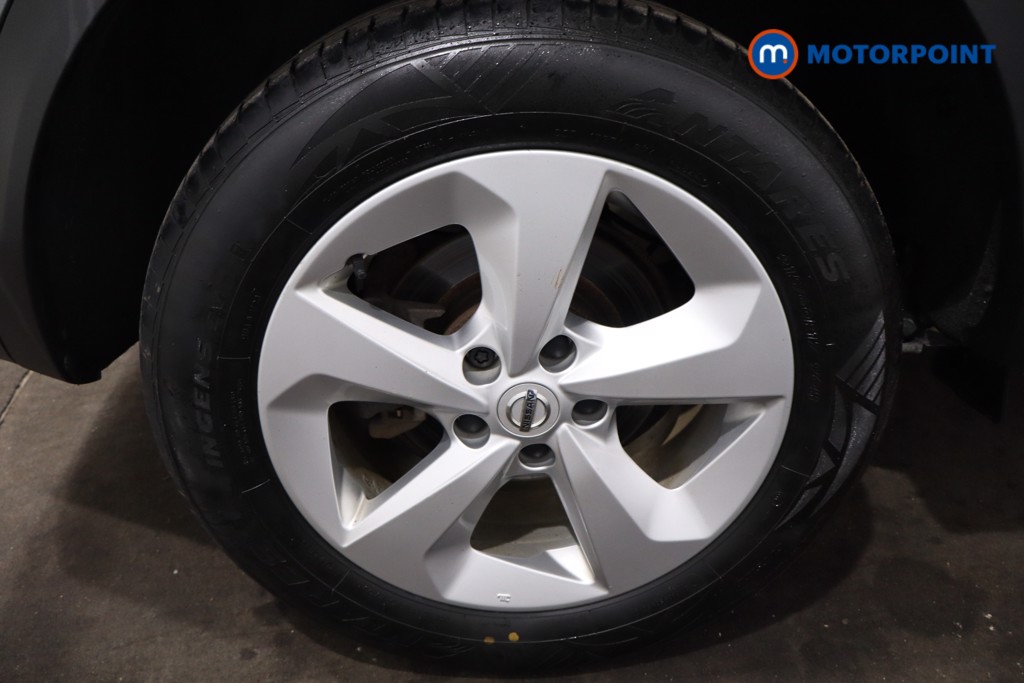 Nissan Qashqai Acenta Premium Manual Petrol SUV - Stock Number (1621218) - 9th supplementary image