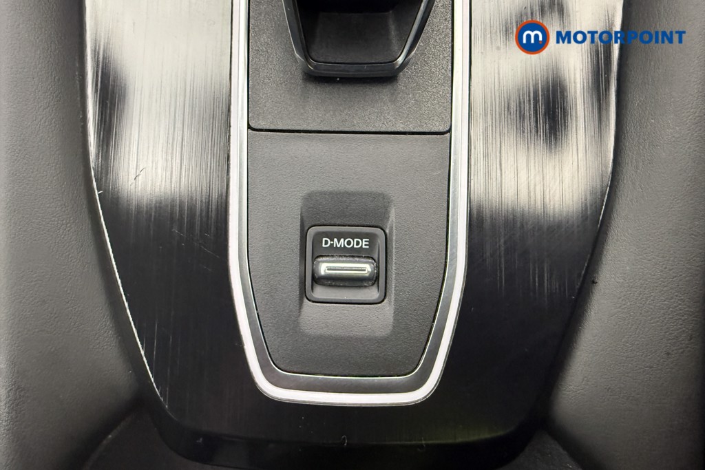 Nissan Qashqai N-Connecta Automatic Petrol SUV - Stock Number (1622593) - 16th supplementary image