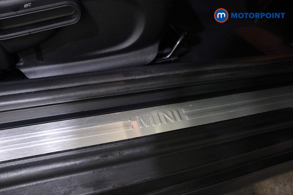Mini Hatchback Cooper Exclusive Automatic Petrol Hatchback - Stock Number (1622845) - 15th supplementary image