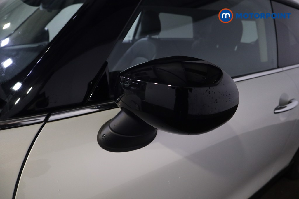 Mini Hatchback Cooper Exclusive Automatic Petrol Hatchback - Stock Number (1622845) - 32nd supplementary image
