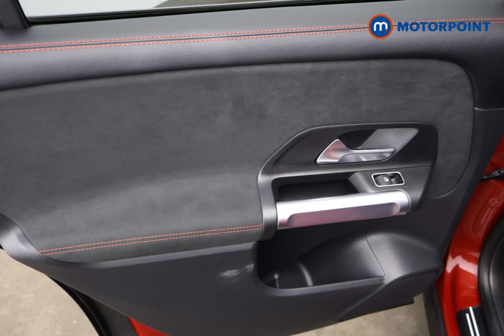 Mercedes-Benz GLB Amg Line Automatic Petrol SUV - Stock Number (1623094) - 17th supplementary image