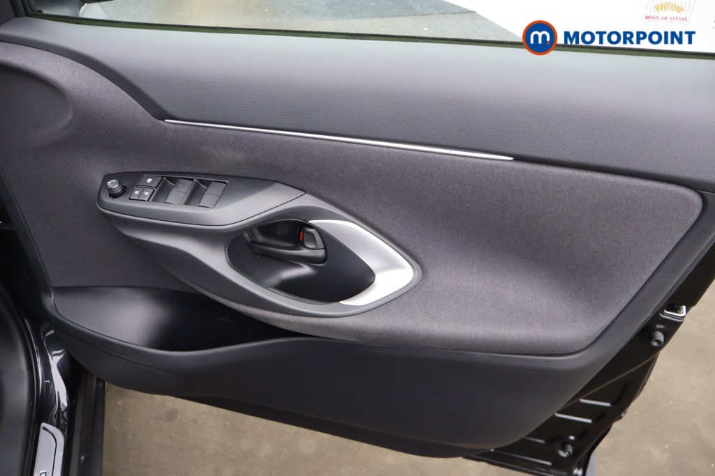 Toyota Yaris Cross Icon Automatic Petrol-Electric Hybrid Estate - Stock Number (1623396) - 10th supplementary image