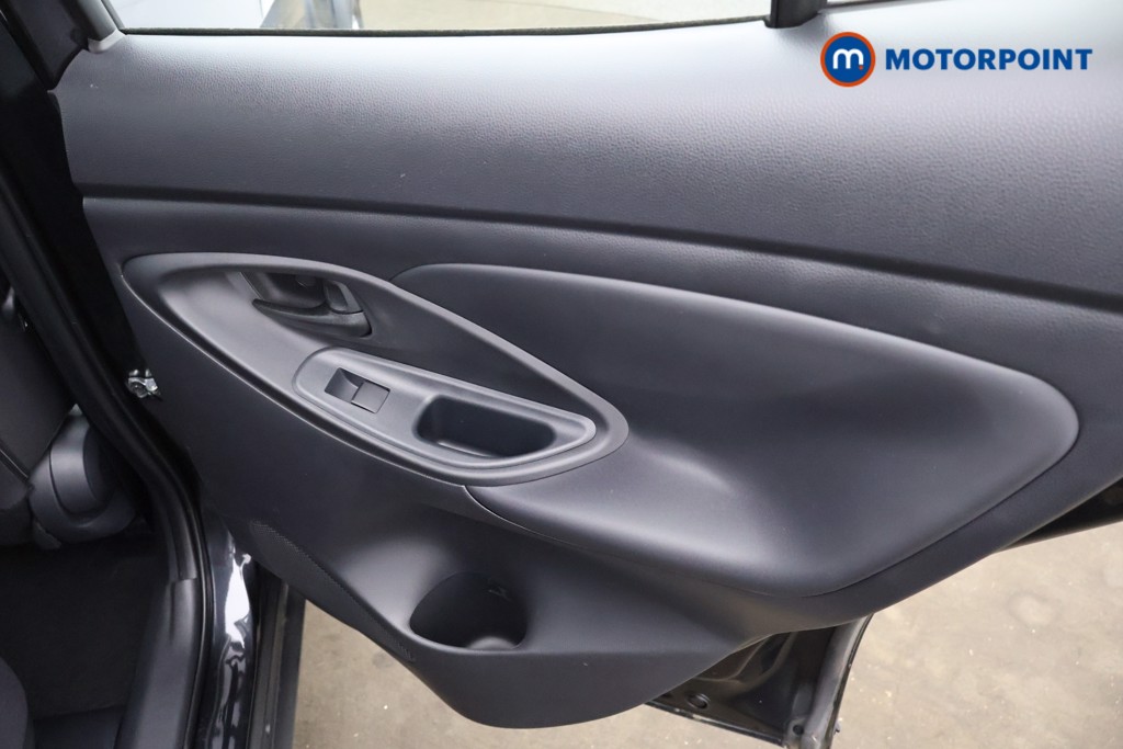 Toyota Yaris Cross Icon Automatic Petrol-Electric Hybrid Estate - Stock Number (1623396) - 13th supplementary image