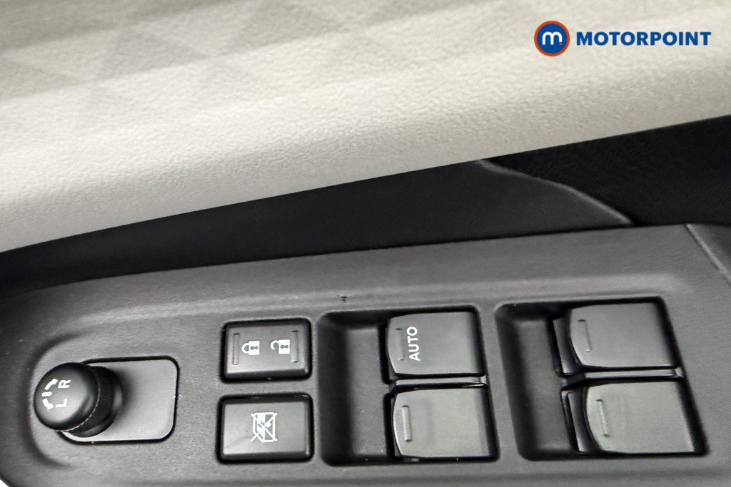 Suzuki Swift Motion Manual Petrol Hatchback - Stock Number (1623430) - 19th supplementary image