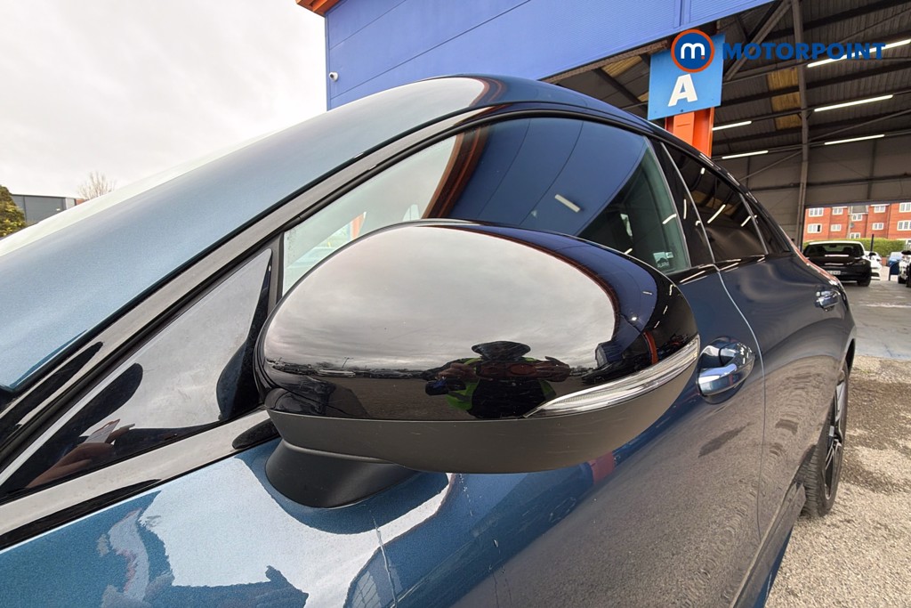 Mercedes-Benz CLA Amg Line Automatic Petrol Coupe - Stock Number (1623737) - 43rd supplementary image