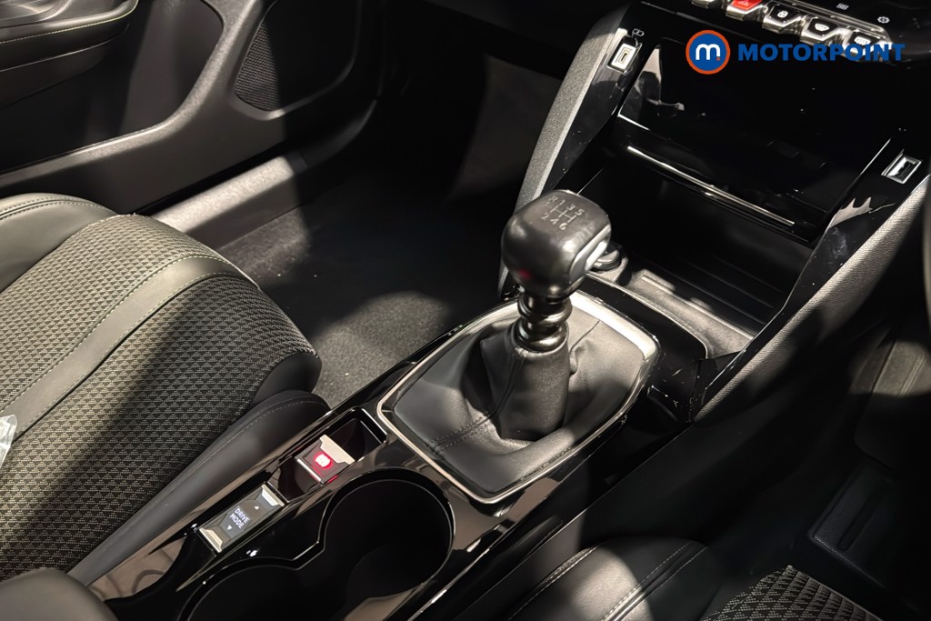 Peugeot 2008 GT Manual Petrol SUV - Stock Number (1624356) - 15th supplementary image