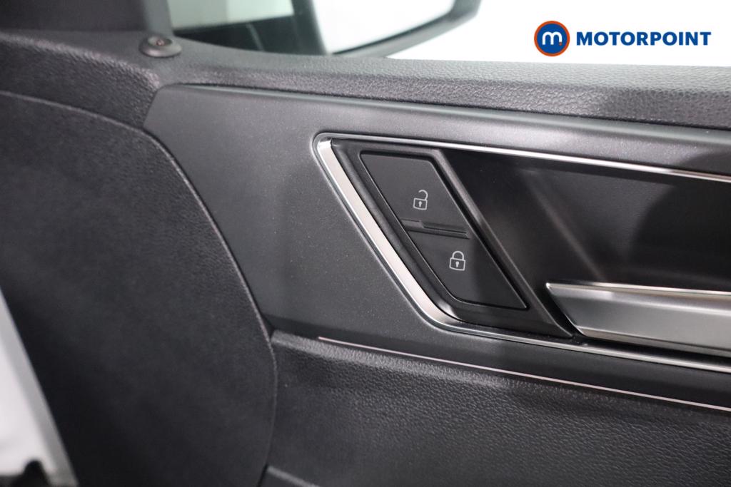 Volkswagen Polo R-Line Manual Petrol Hatchback - Stock Number (1599306) - 9th supplementary image