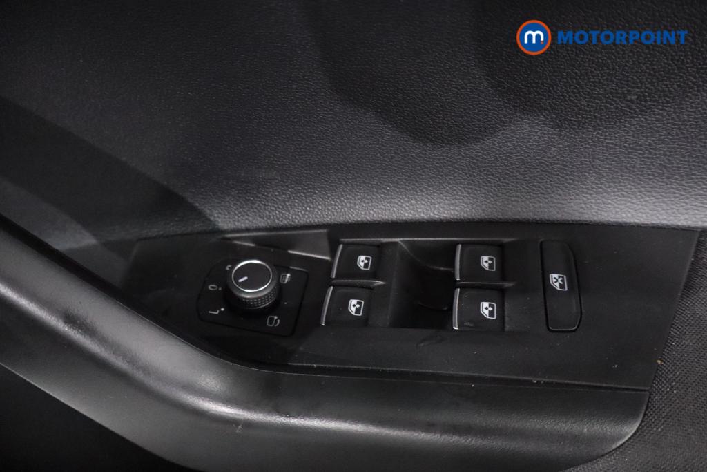 Volkswagen Polo R-Line Manual Petrol Hatchback - Stock Number (1599306) - 10th supplementary image