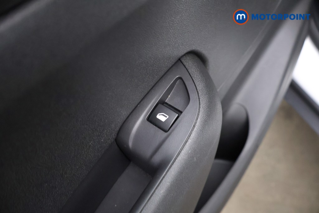 Vauxhall Crossland Design Manual Petrol SUV - Stock Number (1601139) - 28th supplementary image