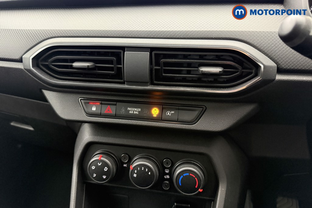 Dacia Sandero Essential Manual Petrol Hatchback - Stock Number (1604935) - 2nd supplementary image