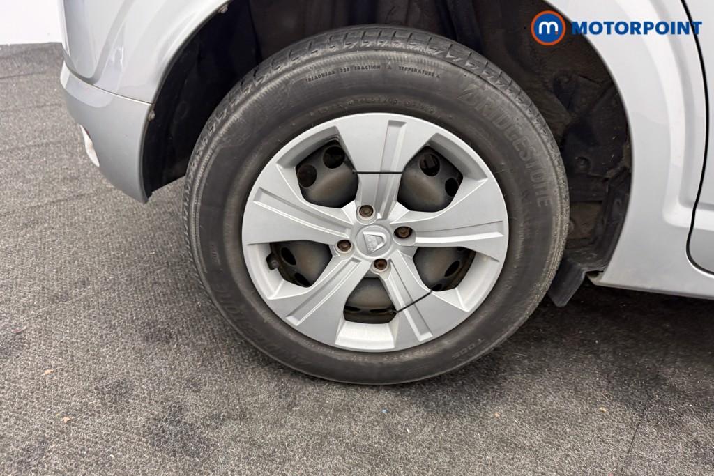 Dacia Sandero Essential Manual Petrol Hatchback - Stock Number (1604935) - 15th supplementary image