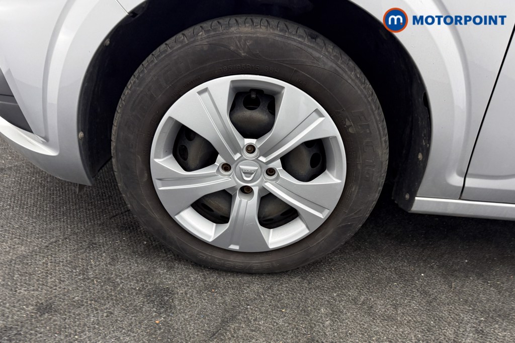 Dacia Sandero Essential Manual Petrol Hatchback - Stock Number (1604935) - 17th supplementary image