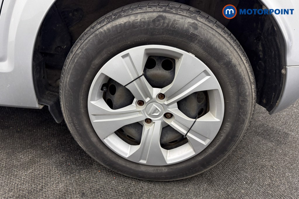 Dacia Sandero Essential Manual Petrol Hatchback - Stock Number (1604935) - 18th supplementary image