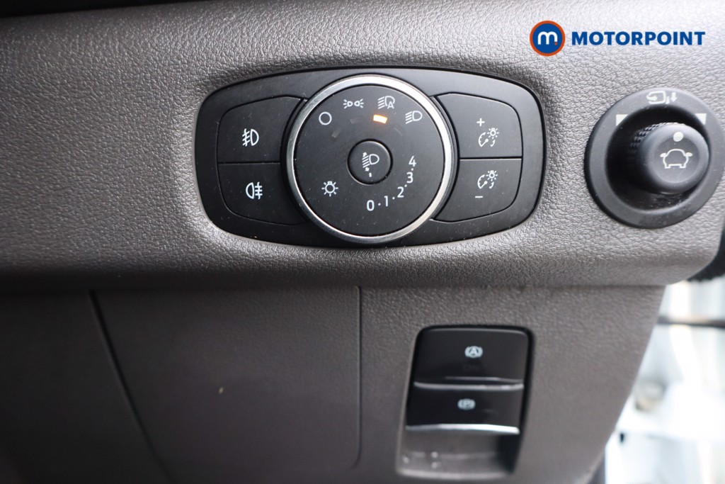 Ford Transit Limited Automatic Diesel Medium Roof Van - Stock Number (1608655) - 17th supplementary image