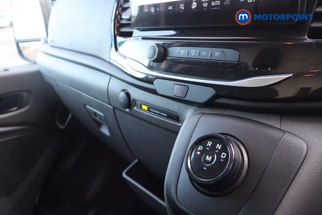 Ford Transit Limited Automatic Diesel Medium Roof Van - Stock Number (1608655) - 22nd supplementary image