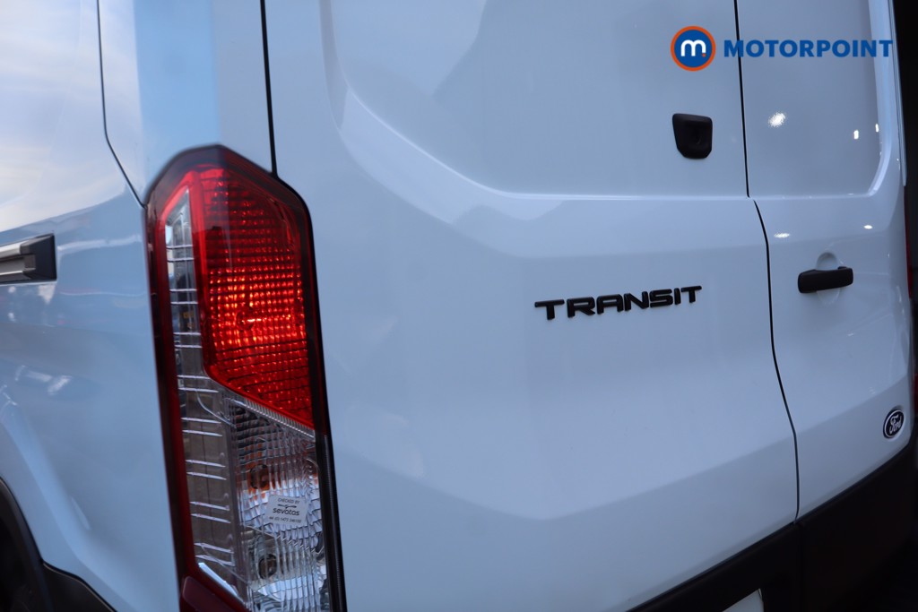 Ford Transit Limited Automatic Diesel Medium Roof Van - Stock Number (1608655) - 37th supplementary image