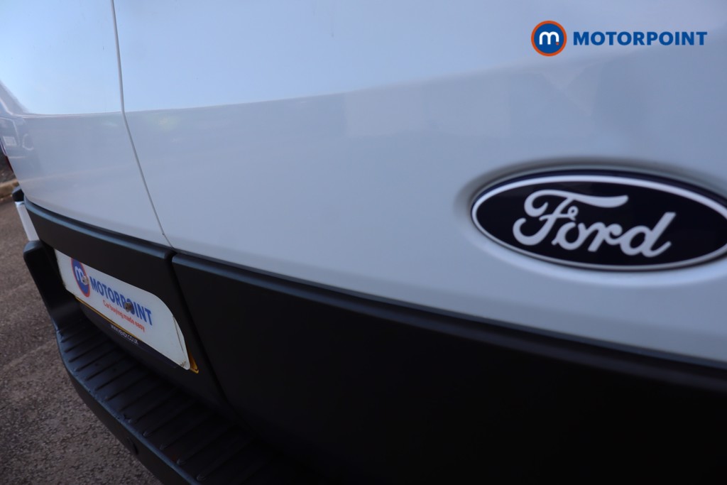 Ford Transit Limited Automatic Diesel Medium Roof Van - Stock Number (1608655) - 39th supplementary image