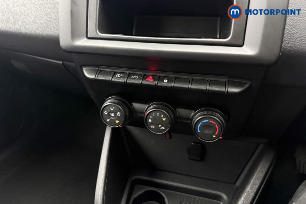 Dacia Duster Access Manual Petrol SUV - Stock Number (1610038) - 3rd supplementary image