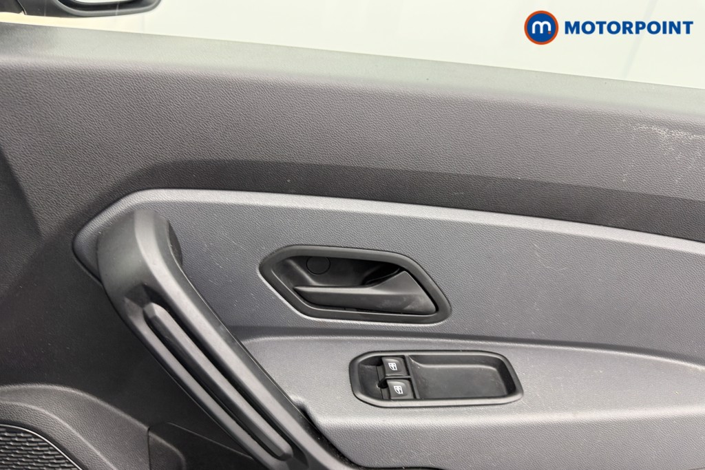 Dacia Duster Access Manual Petrol SUV - Stock Number (1610038) - 7th supplementary image
