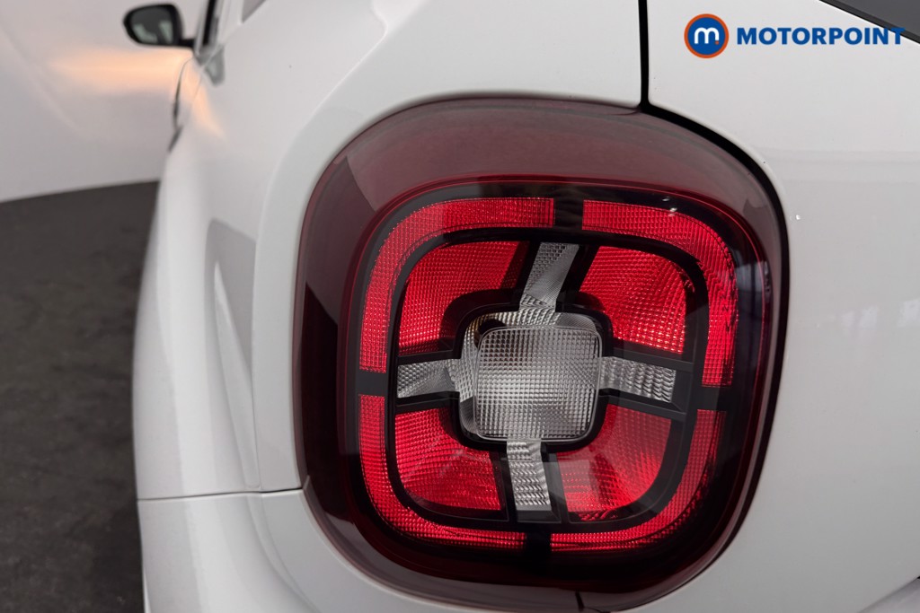 Dacia Duster Access Manual Petrol SUV - Stock Number (1610038) - 13th supplementary image