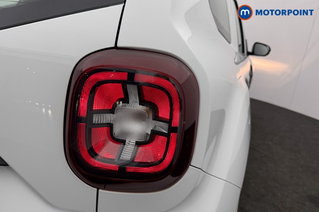 Dacia Duster Access Manual Petrol SUV - Stock Number (1610038) - 14th supplementary image