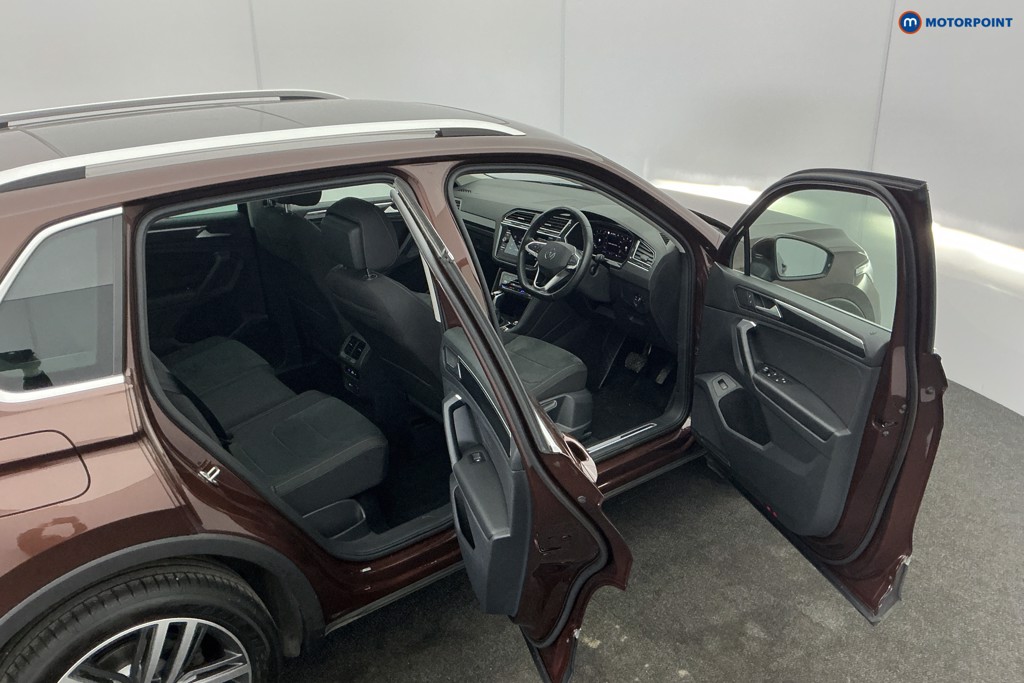 Volkswagen Tiguan Elegance Automatic Petrol SUV - Stock Number (1613716) - 5th supplementary image
