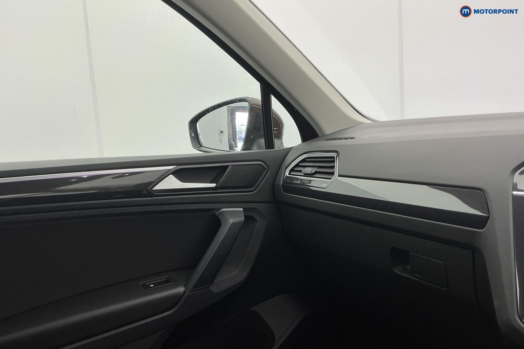 Volkswagen Tiguan Elegance Automatic Petrol SUV - Stock Number (1613716) - 24th supplementary image