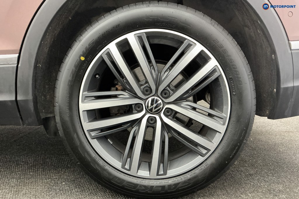 Volkswagen Tiguan Elegance Automatic Petrol SUV - Stock Number (1613716) - 37th supplementary image