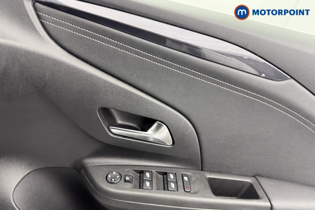 Vauxhall Corsa Elite Edition Manual Petrol Hatchback - Stock Number (1616103) - 9th supplementary image