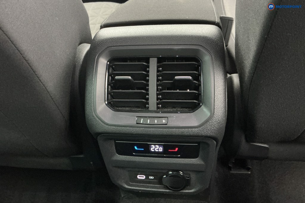 Volkswagen Tiguan Life Automatic Petrol SUV - Stock Number (1616320) - 15th supplementary image