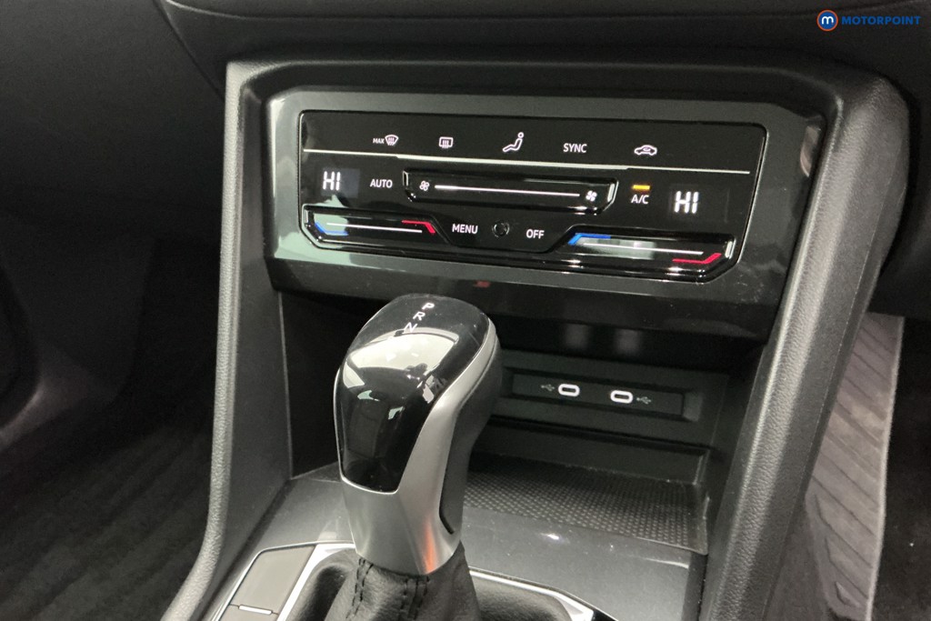 Volkswagen Tiguan Life Automatic Petrol SUV - Stock Number (1616320) - 21st supplementary image