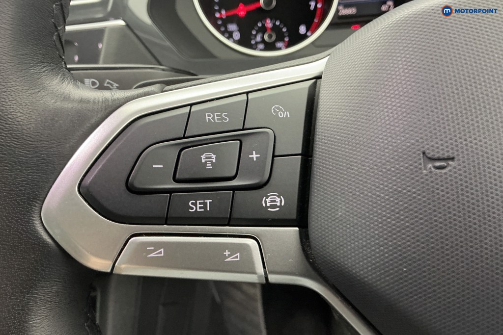 Volkswagen Tiguan Life Automatic Petrol SUV - Stock Number (1616320) - 23rd supplementary image