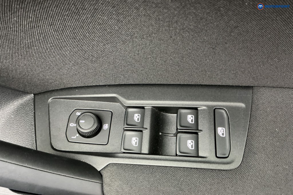 Volkswagen Tiguan Life Automatic Petrol SUV - Stock Number (1616320) - 27th supplementary image