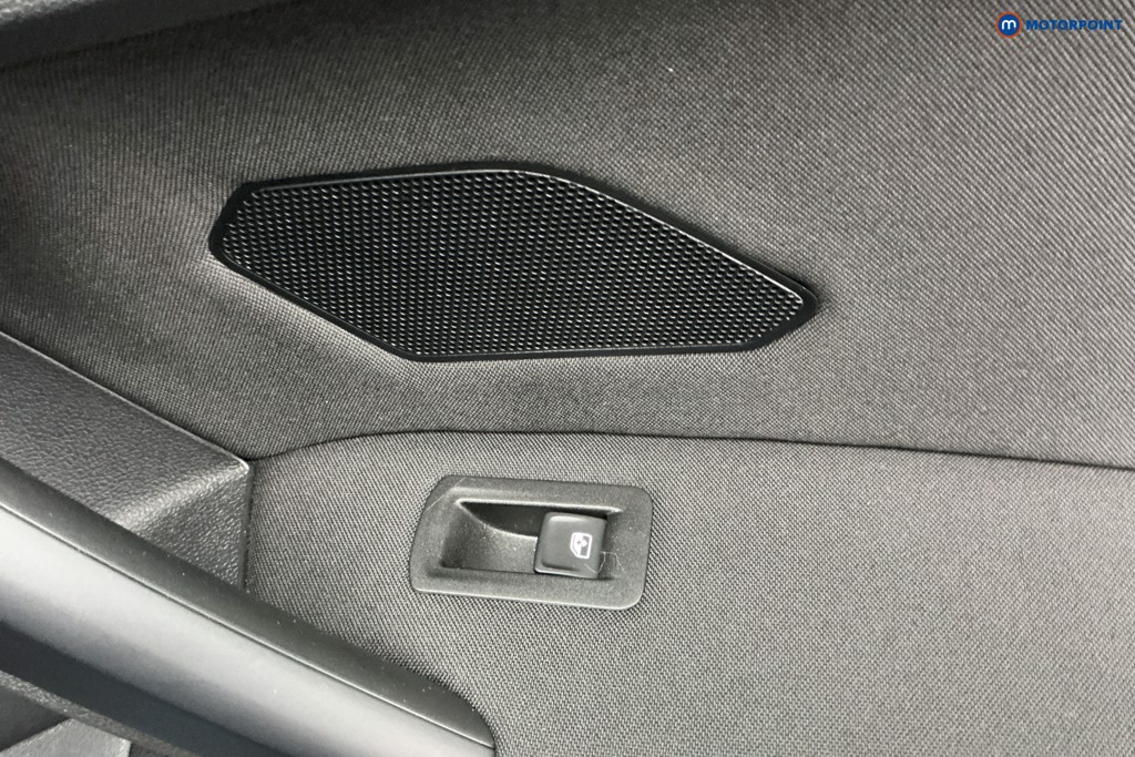 Volkswagen Tiguan Life Automatic Petrol SUV - Stock Number (1616320) - 30th supplementary image