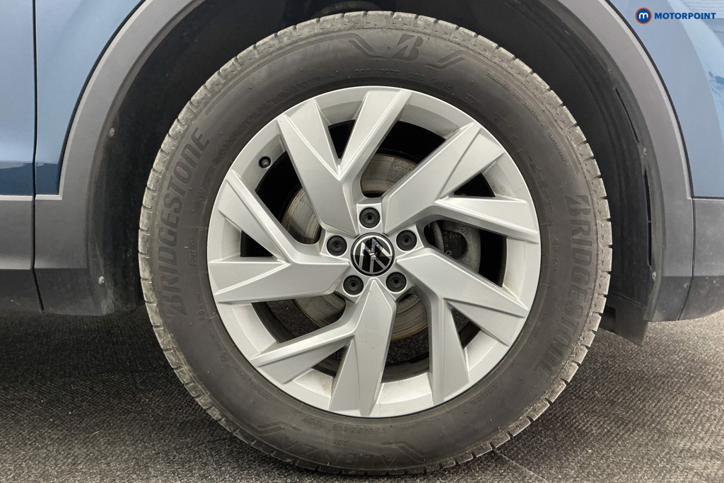 Volkswagen Tiguan Life Automatic Petrol SUV - Stock Number (1616320) - 36th supplementary image