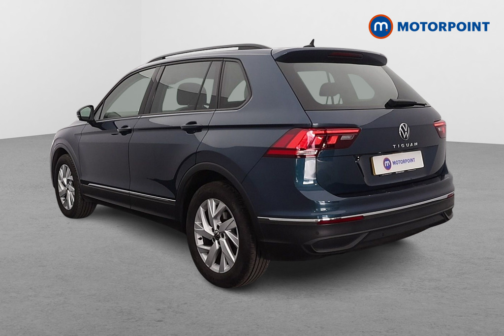 Volkswagen Tiguan Life Automatic Petrol SUV - Stock Number (1616320) - Passenger side rear corner